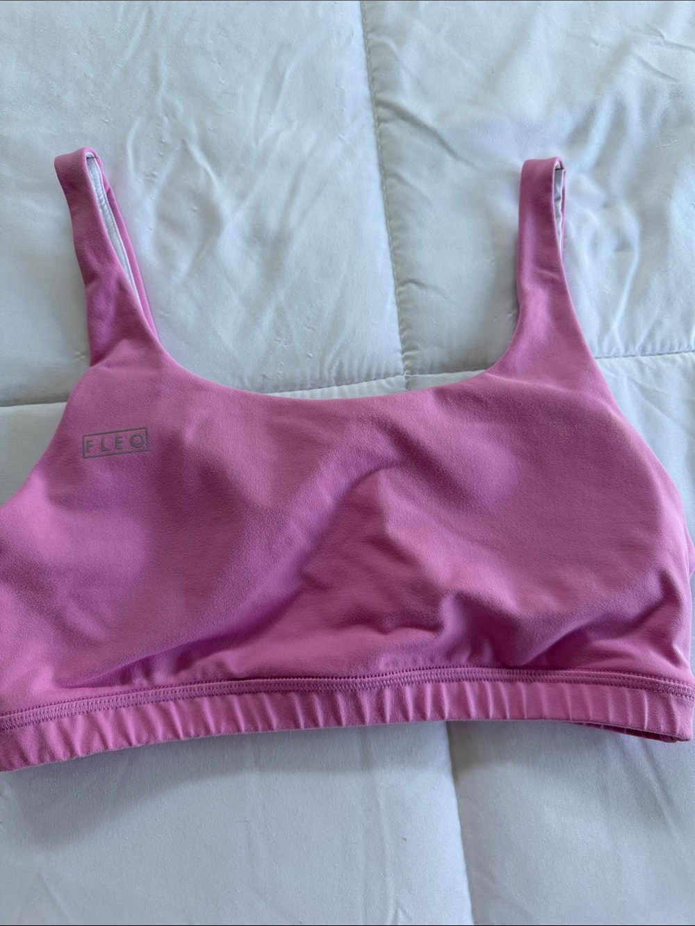 Fleo Scoop-Style Sports Bra in Rose Pink